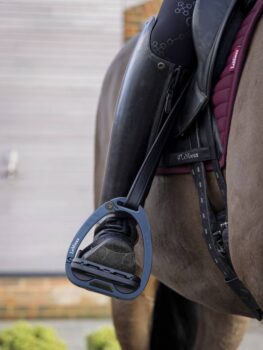 LeMieux Vector Balance Stirrup